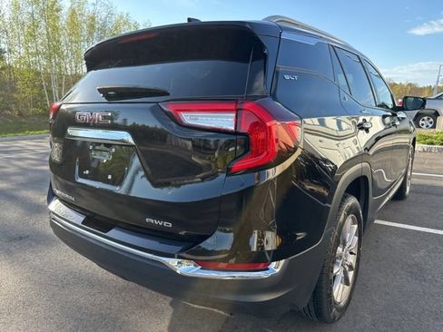 Used 2024 GMC Terrain SLT AWD/4WD image 5