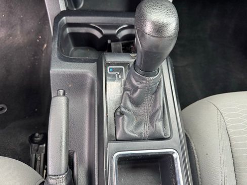 Used 2018 Toyota Tacoma SR w/ SR Convenience Package image 14