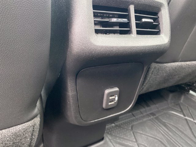 Used 2022 Chevrolet Equinox RS w/ LPO, Floor Liner Package AWD/4WD image 20