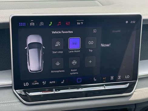 Used 2026 Volkswagen Tiguan SE w/ Panoramic Sunroof Package FWD image 14