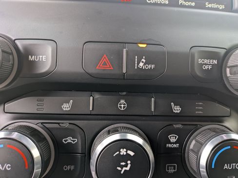 Used 2021 RAM 1500 Big Horn image 19