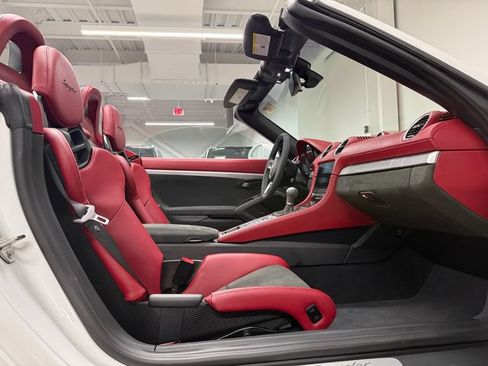 Certified 2022 Porsche 718 Boxster Spyder RWD image 31