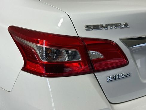 Used 2019 Nissan Sentra SV FWD image 34
