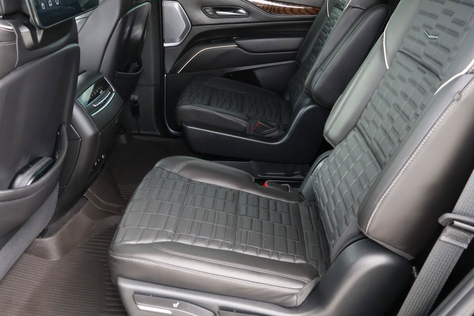 Used 2023 Cadillac Escalade Sport Platinum RWD image 30