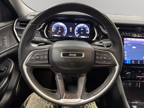 Used 2023 Jeep Grand Cherokee L Limited w/ Luxury Tech Group II AWD/4WD image 25