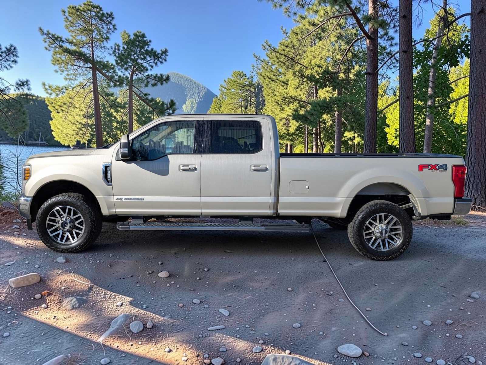 Used 2018 Ford F350 Lariat w/ Lariat Ultimate Package AWD/4WD image 2