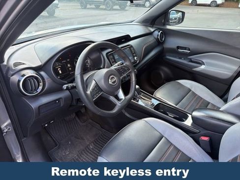 Used 2023 Nissan Kicks SR w/ SR Premium Package FWD image 4
