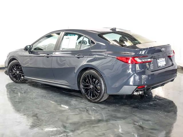 Used 2025 Toyota Camry SE FWD image 9