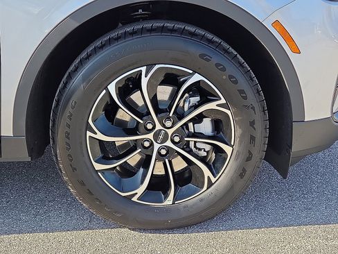 New 2026 Lincoln Nautilus Premier image 7