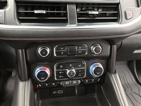 Used 2023 GMC Yukon XL AT4 w/ AT4 Premium Package image 25