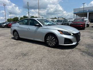 Used 2024 Nissan Altima 2.5 SV FWD video 1
