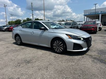 Used 2024 Nissan Altima 2.5 SV