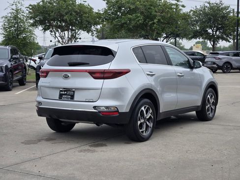 Certified 2022 Kia Sportage LX image 4