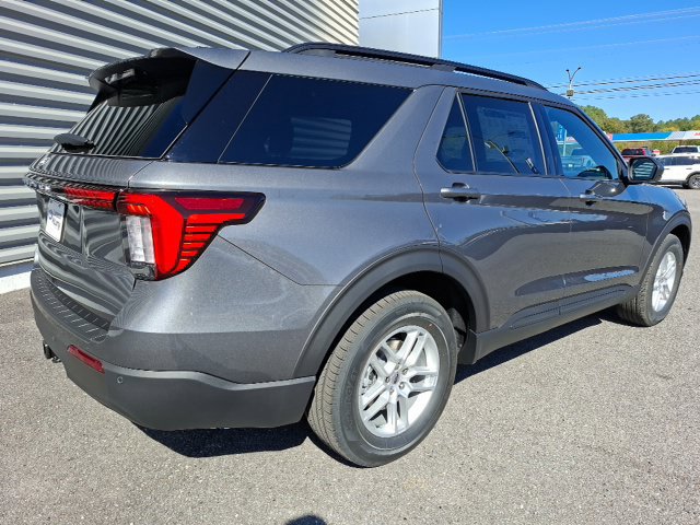 New 2027 Ford Explorer Active RWD image 3