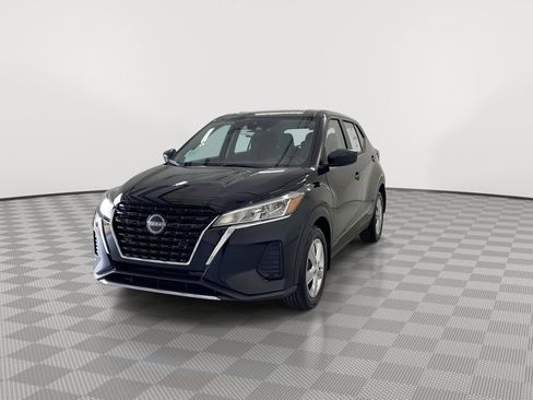 Certified 2025 Nissan Kicks Play S image 5