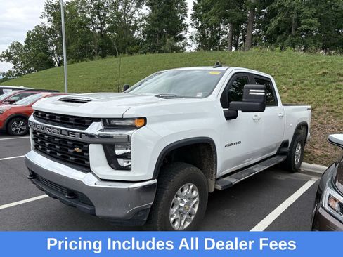 Used 2022 Chevrolet Silverado 2500 LT AWD/4WD image 3