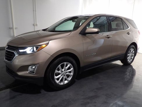 Used 2019 Chevrolet Equinox LT FWD image 3