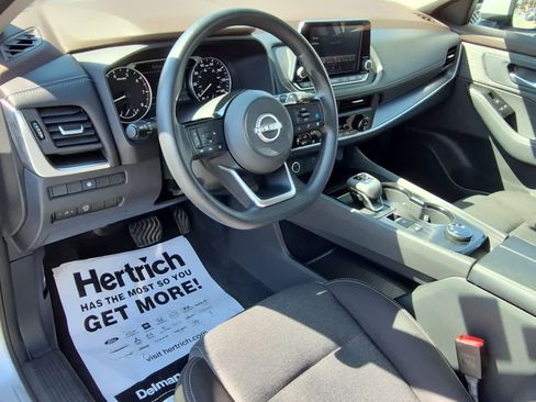 Used 2023 Nissan Rogue SV AWD/4WD image 11