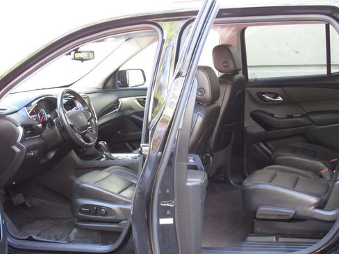 Used 2020 Chevrolet Traverse RS AWD/4WD image 14