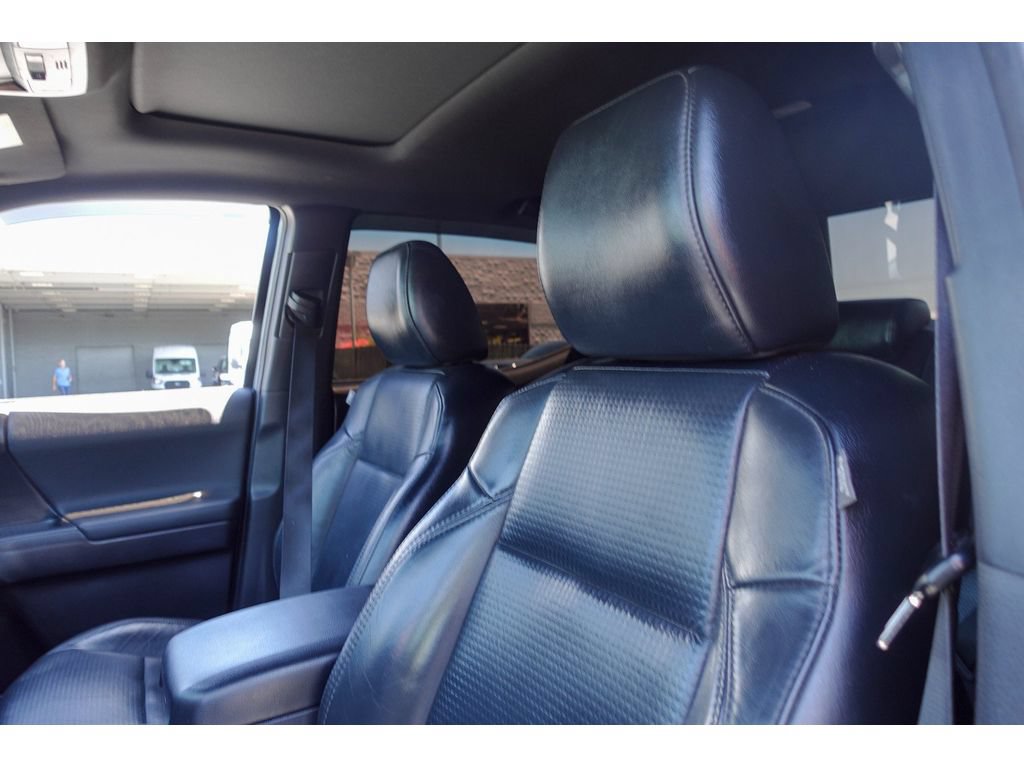 Used 2021 Toyota Tacoma TRD Sport w/ TRD Premium Sport Package AWD/4WD image 14