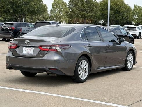 Used 2022 Toyota Camry LE w/ Convenience Package FWD image 4