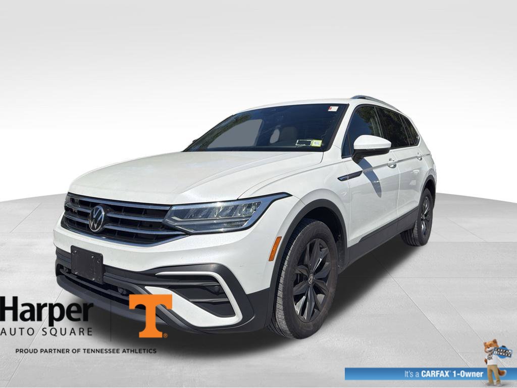 Used 2023 Volkswagen Tiguan SE w/ Panoramic Sunroof Package AWD/4WD image 1
