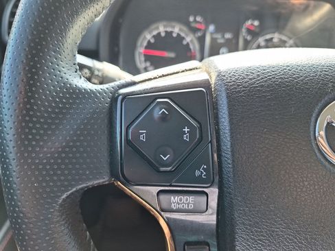 Used 2020 Toyota 4Runner TRD Off-Road AWD/4WD image 17
