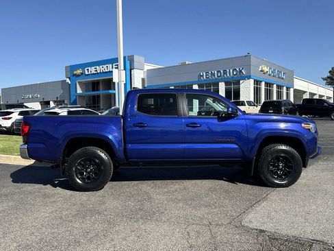 Used 2022 Toyota Tacoma SR5 image 11