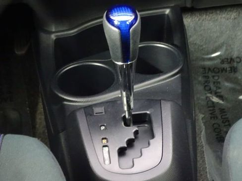 Used 2015 Toyota Prius C One image 28