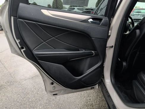 Used 2019 Lincoln MKC Select w/ Select Plus Package FWD image 23