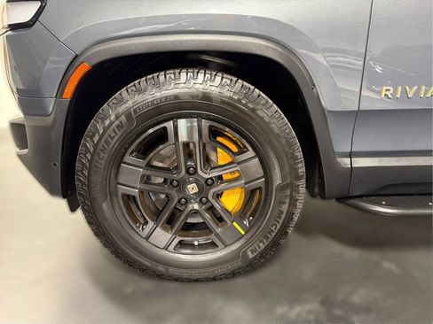Used 2023 Rivian R1S Adventure AWD/4WD image 20