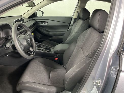 Certified 2025 Honda Accord SE image 19