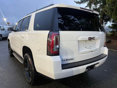 Used 2017 GMC Yukon SLT image 8
