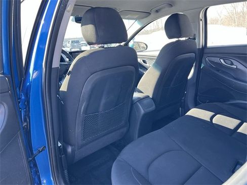 Used 2018 Hyundai Elantra GT image 16