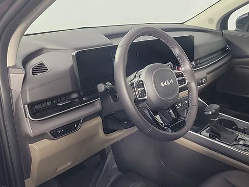 Used 2026 Kia Carnival EX FWD image 17