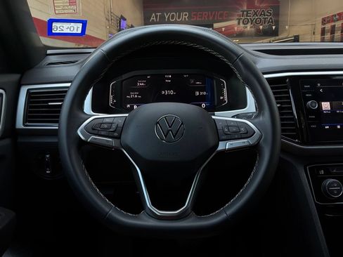Used 2022 Volkswagen Atlas Cross Sport SE FWD image 36