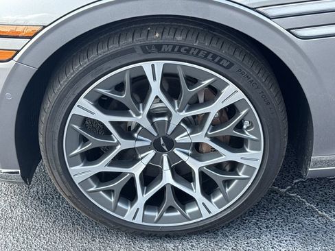 Used 2025 Genesis G90 3.5T AWD/4WD image 11
