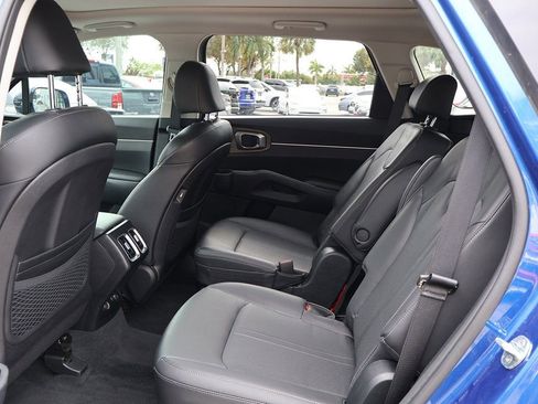 Used 2022 Kia Sorento EX w/ Panoramic Sunroof Package image 38