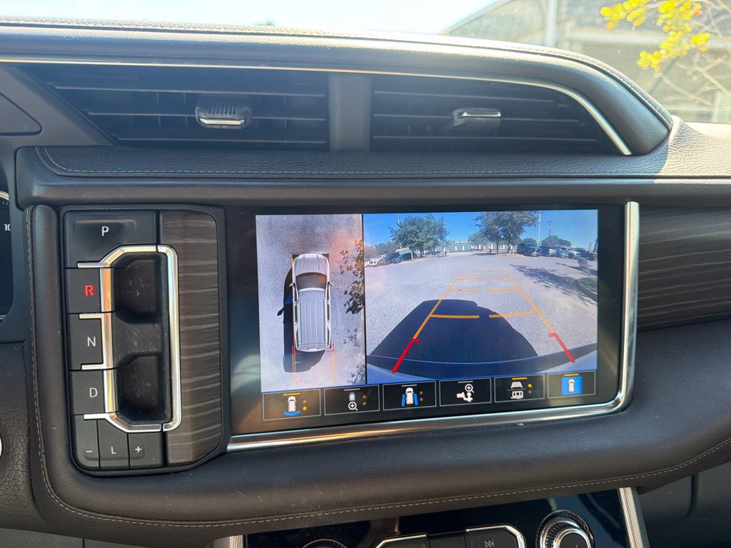 Used 2021 GMC Yukon Denali w/ Denali Premium Package RWD image 17