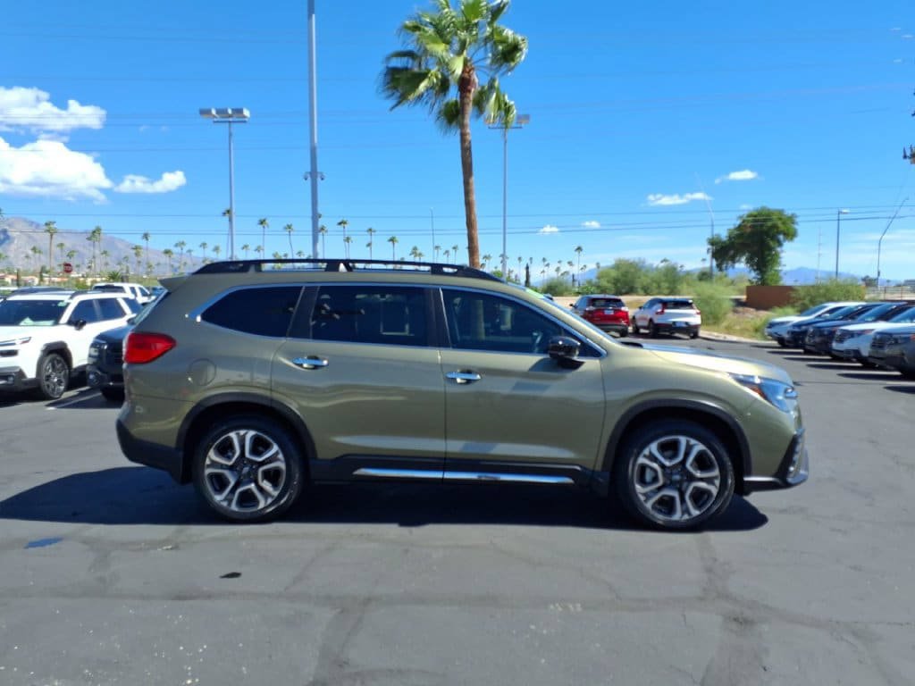 Used 2025 Subaru Ascent Touring w/ Popular Package #1 AWD/4WD image 10