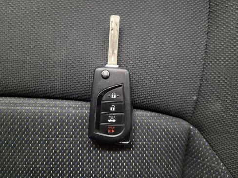 Used 2021 Toyota Corolla SE w/ Carpet Mat Package (TMS) FWD image 32