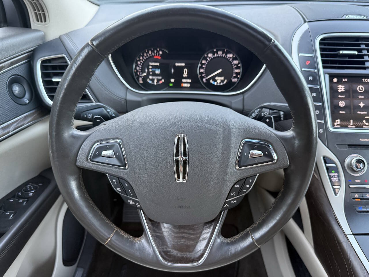 Used 2018 Lincoln MKX Reserve w/ Driver Assistance Package FWD image 51