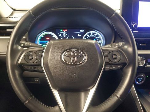 Used 2023 Toyota Venza LE image 20