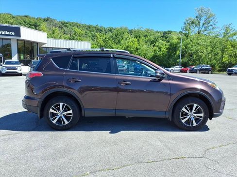 Used 2018 Toyota RAV4 XLE w/ Plus Extra Value Package AWD/4WD image 6