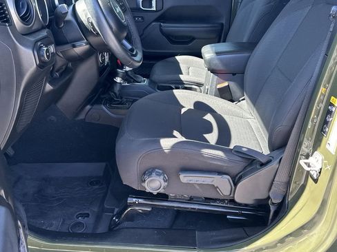 Used 2022 Jeep Wrangler Unlimited Sport AWD/4WD image 9