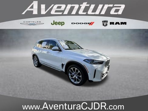 Used 2025 BMW X5 xDrive40i AWD/4WD image 1