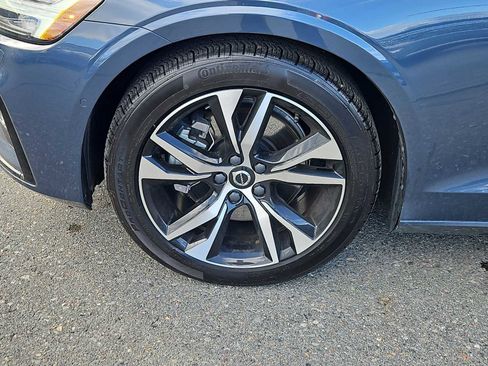 Used 2023 Volvo S60 B5 Plus AWD/4WD image 7