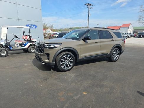 New 2026 Ford Explorer ST-Line AWD/4WD image 2