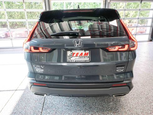 Used 2023 Honda CR-V Sport Touring image 3