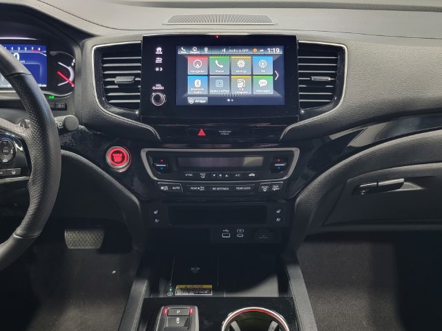 Certified 2025 Honda Passport Black Edition image 18